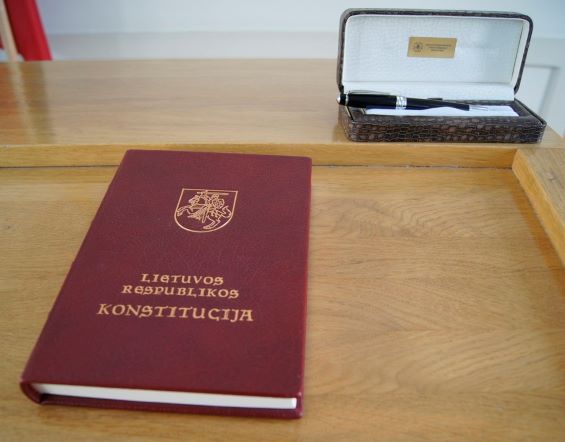 Lietuvos Respublikai prisiekė du asmenys Lietuvos Respublikai prisiekė du asmenys