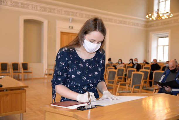 Lietuvos Respublikai prisiekė devyni asmenys Lietuvos Respublikai prisiekė devyni asmenys